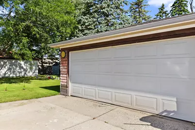 N89W15240  Jefferson Ave, Menomonee Falls, WI 53051 - Photo 25