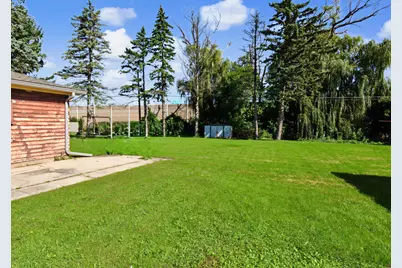 N89W15240  Jefferson Ave, Menomonee Falls, WI 53051 - Photo 23