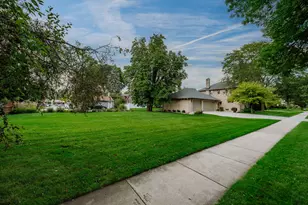 2263 Ludington Ave, Wauwatosa, WI 53226 - Photo 41
