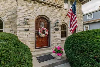 2263  Ludington Ave, Wauwatosa, WI 53226 - Photo 3