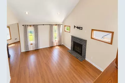 1122  Villa St, Racine, WI 53403 - Photo 3