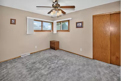W149N8183  Winchester Dr, Menomonee Falls, WI 53051 - Photo 11