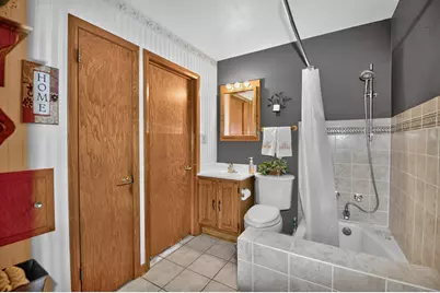 W149N8183  Winchester Dr, Menomonee Falls, WI 53051 - Photo 15