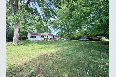 523 E Schowalter St, Saukville, WI 53080 - Photo 17