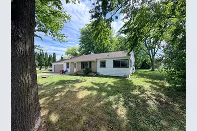 523 E Schowalter St, Saukville, WI 53080 - Photo 1