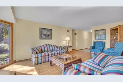 W6313  Burkshire Ln, Plymouth, WI 53073 - Photo 11