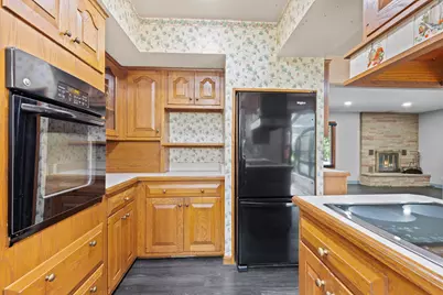 9915 W Margaret Ln, Franklin, WI 53132 - Photo 7