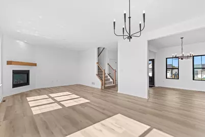 805  Viewpoint Ave, Waukesha, WI 53188 - Photo 5