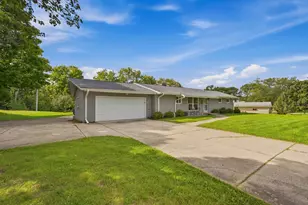 14465 Lindsay Dr, Brookfield, WI 53005 - Photo 9