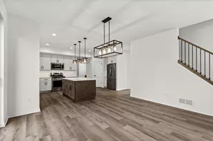 114 Retzer Vw Ct, Waukesha, WI 53188 - Photo 7