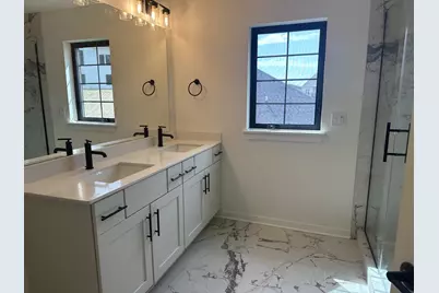 114  Retzer View Ct, Waukesha, WI 53188 - Photo 11