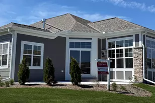 892 S Verona Cir, Grafton, WI 53024 - Photo 3