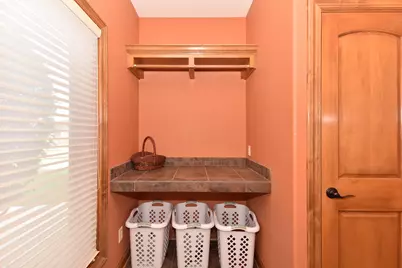 11011 W Meadowcreek Dr, Milwaukee, WI 53224 - Photo 35