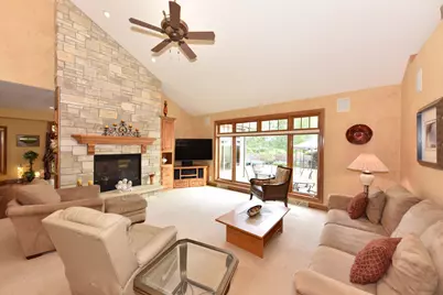 11011 W Meadowcreek Dr, Milwaukee, WI 53224 - Photo 7