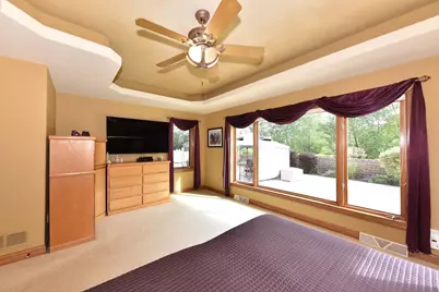 11011 W Meadowcreek Dr, Milwaukee, WI 53224 - Photo 17