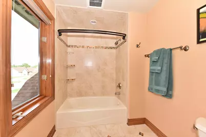 11011 W Meadowcreek Dr, Milwaukee, WI 53224 - Photo 31