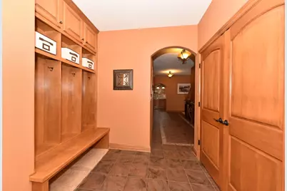 11011 W Meadowcreek Dr, Milwaukee, WI 53224 - Photo 33