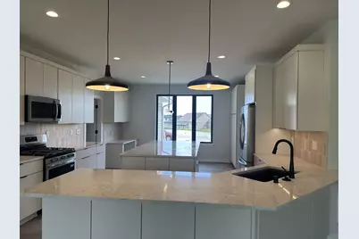 110  Retzer View Ct, Waukesha, WI 53188 - Photo 7