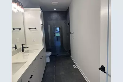 110  Retzer View Ct, Waukesha, WI 53188 - Photo 11