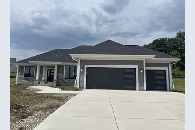 110  Retzer View Ct, Waukesha, WI 53188 - Photo 1