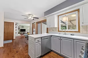 4349 Woodbury Ln, Racine, WI 53403 - Photo 7