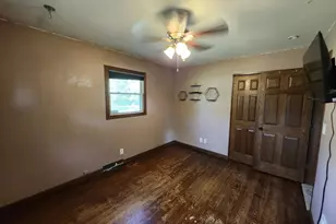 408 Oakhurst Ave, Racine, WI 53182 - Photo 15