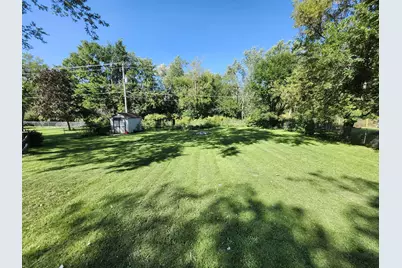 408  Oakhurst Ave, Racine, WI 53182 - Photo 25