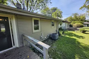 408 Oakhurst Ave, Racine, WI 53182 - Photo 29