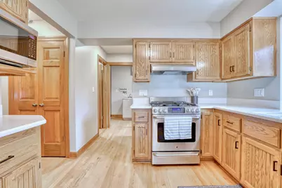 W241N5923  Goldencrest Ct, Sussex, WI 53089 - Photo 13