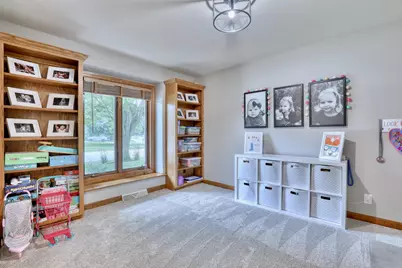 W241N5923  Goldencrest Ct, Sussex, WI 53089 - Photo 9