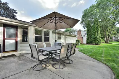 W220N2767  Maplewood Ln, Pewaukee, WI 53186 - Photo 23