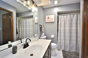 W220N2767 Maplewood Ln, Pewaukee, WI 53186 - Photo 13