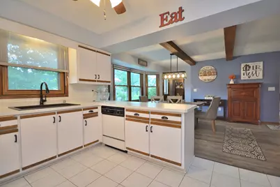 W220N2767  Maplewood Ln, Pewaukee, WI 53186 - Photo 9