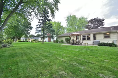 W220N2767  Maplewood Ln, Pewaukee, WI 53186 - Photo 21