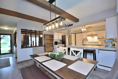 W220N2767  Maplewood Ln, Pewaukee, WI 53186 - Photo 7