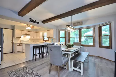 W220N2767  Maplewood Ln, Pewaukee, WI 53186 - Photo 3
