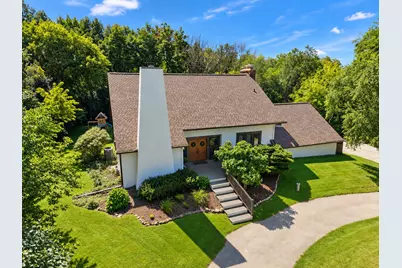 N63W29813  Woodfield Ct, Merton, WI 53029 - Photo 1