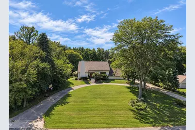 N63W29813  Woodfield Ct, Merton, WI 53029 - Photo 3
