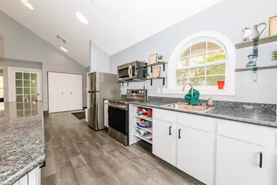 2740  Northview Rd #100, Waukesha, WI 53188 - Photo 31