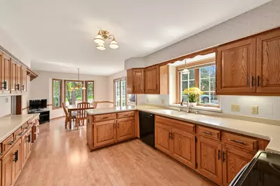 645  Willowick Ct #A, Brookfield, WI 53045 - Photo 11