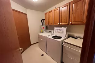 5347 S Hidden Dr, Greenfield, WI 53221 - Photo 11