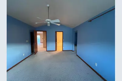 5347 S Hidden Dr, Greenfield, WI 53221 - Photo 17