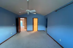 5347 S Hidden Dr, Greenfield, WI 53221 - Photo 17