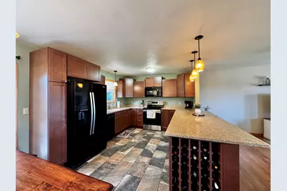 624  Brookstone Way, Watertown, WI 53094 - Photo 7