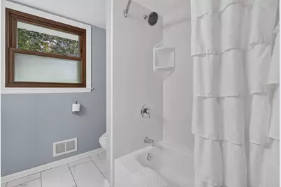 2550 N Springdale Rd, Brookfield, WI 53045 - Photo 15