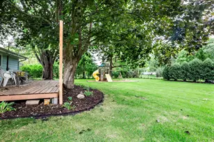 2550 N Springdale Rd, Brookfield, WI 53045 - Photo 39
