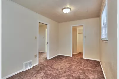 2254 S 75th St, West Allis, WI 53219 - Photo 13
