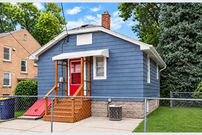 2254 S 75th St, West Allis, WI 53219 - Photo 5