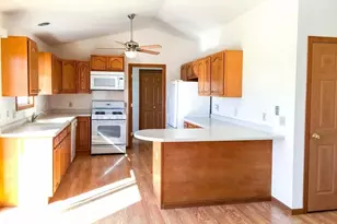 105 Prairie Dr, Walworth, WI 53184 - Photo 9