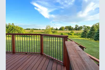 105  Prairie Dr, Walworth, WI 53184 - Photo 5